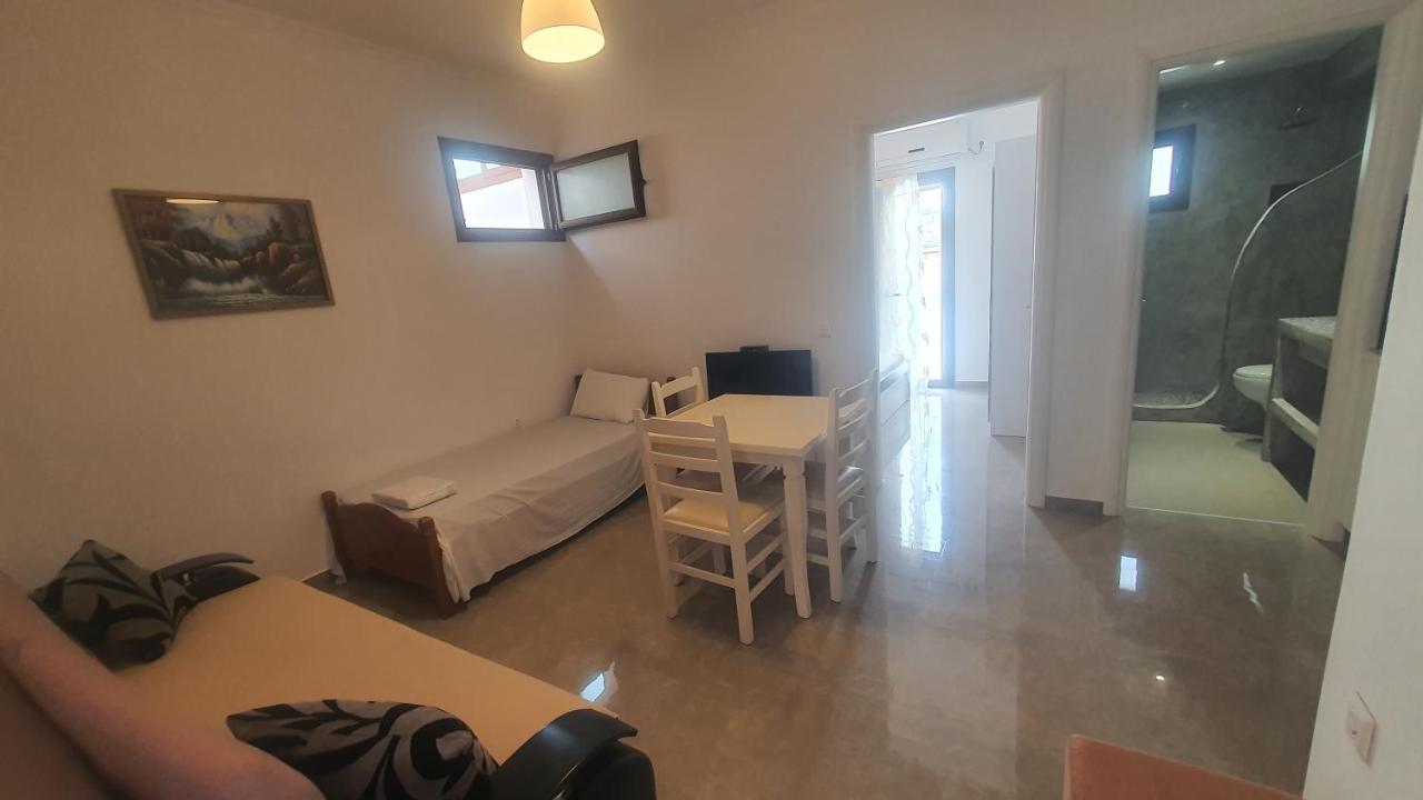 Mihal Suites Саранда Экстерьер фото